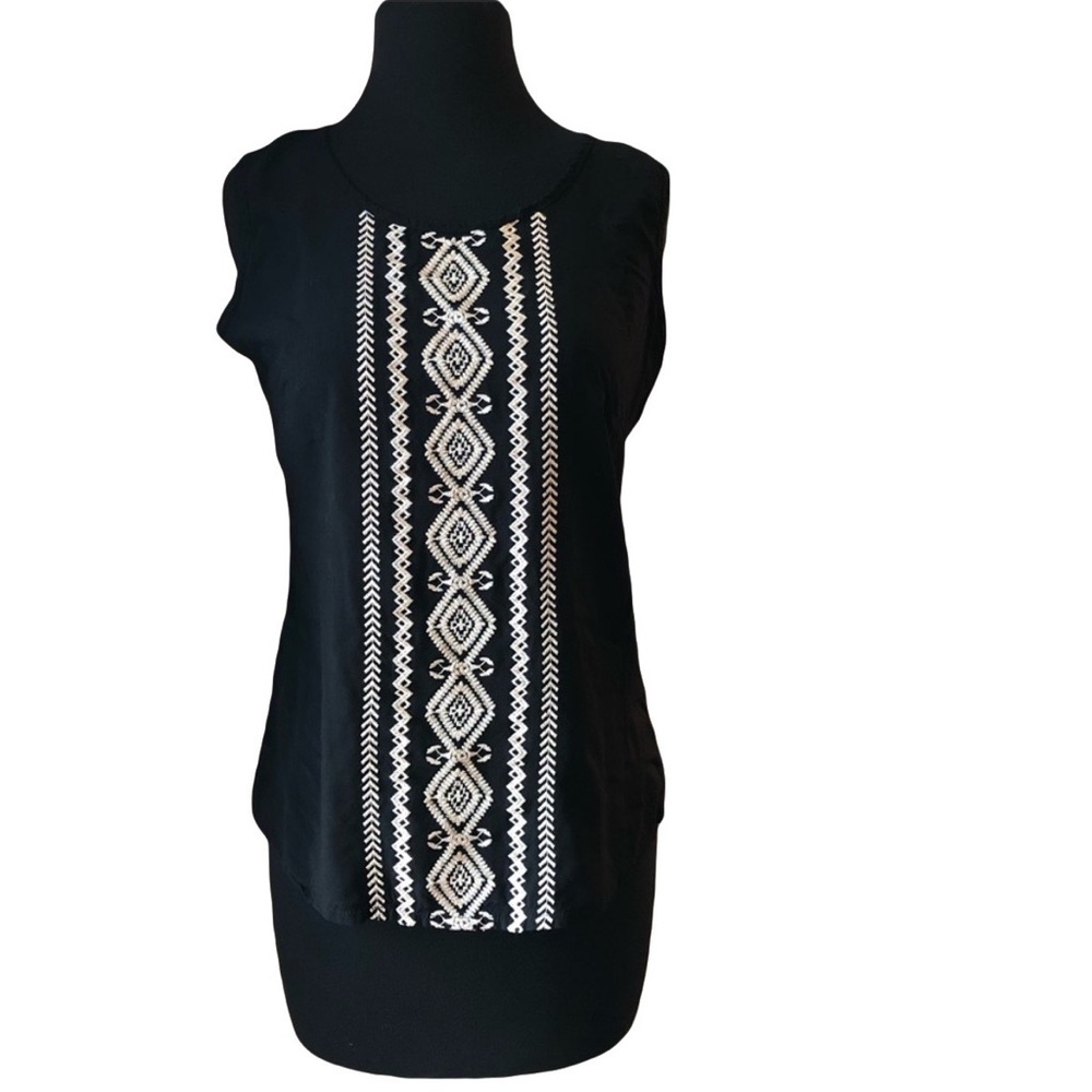 ⭐️ Solitaire Black & White Embroidered Tank Top SMALL